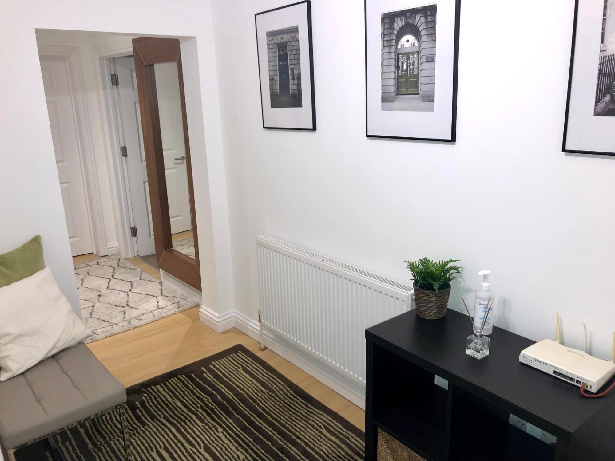 Superbly Located 2 Bedroom Luxury Bath